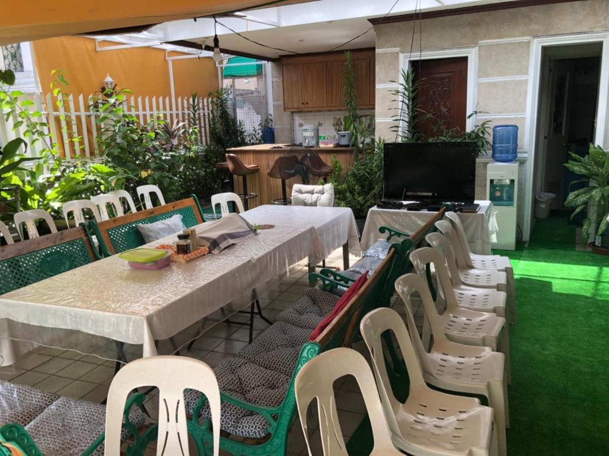 Ferienwohnung The Mansion - Backpackers Near Airport Manila Exterior foto